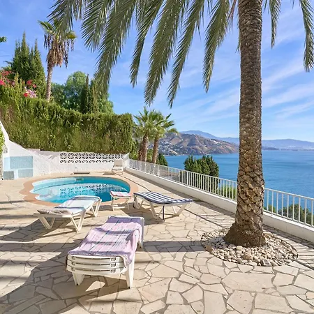 El Nido Villa *